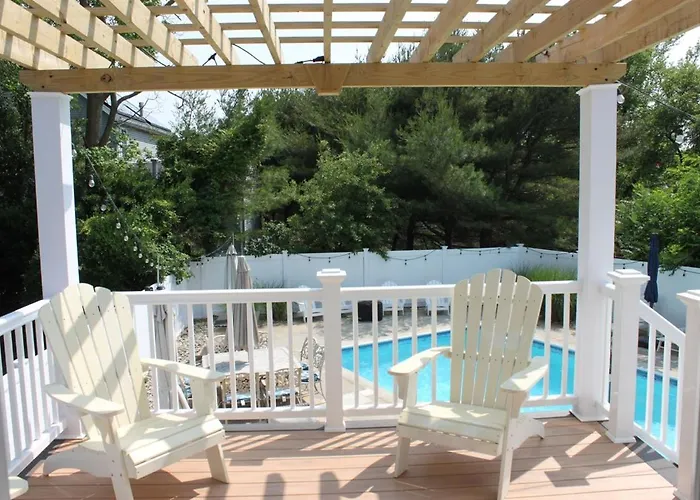 Gorgeous Beach House With Large Pool & Private Beach, Just 3 Blocks Away!!